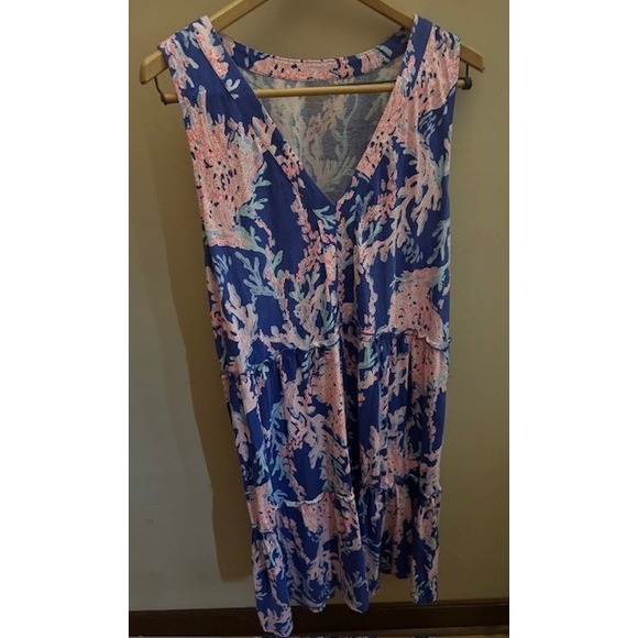 Lilly Pulitzer Dresses & Skirts - Lilly Pulizer V-Neck Coral Dress 3 Tier XL Dress